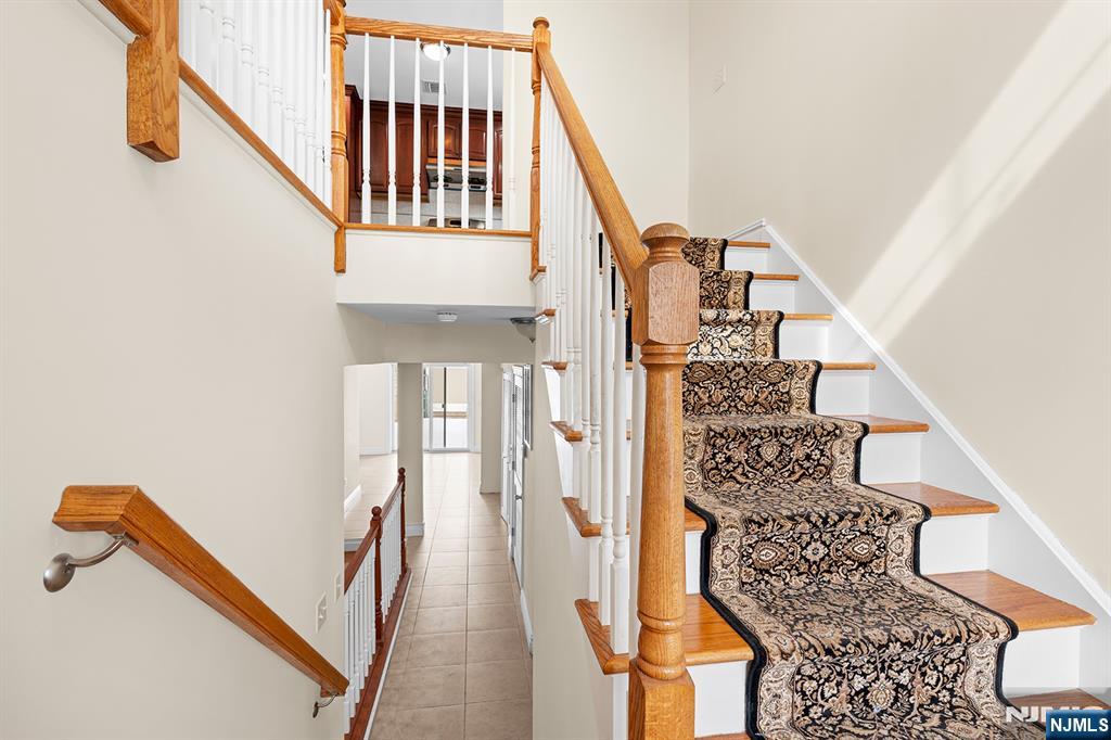 9 15th Avenue, Elmwood Park, NJ, 07407