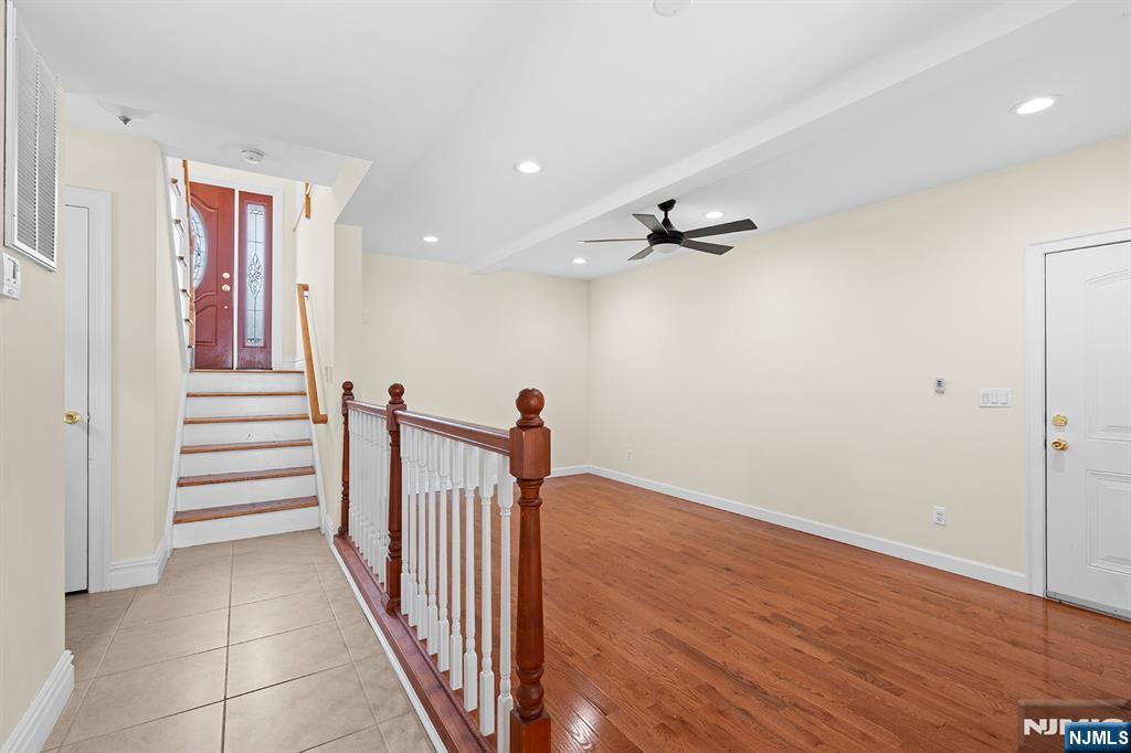 9 15th Avenue, Elmwood Park, NJ, 07407