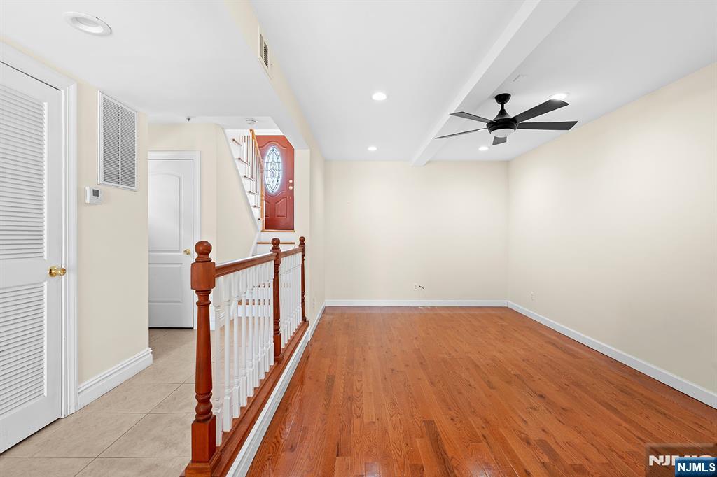 9 15th Avenue, Elmwood Park, NJ, 07407