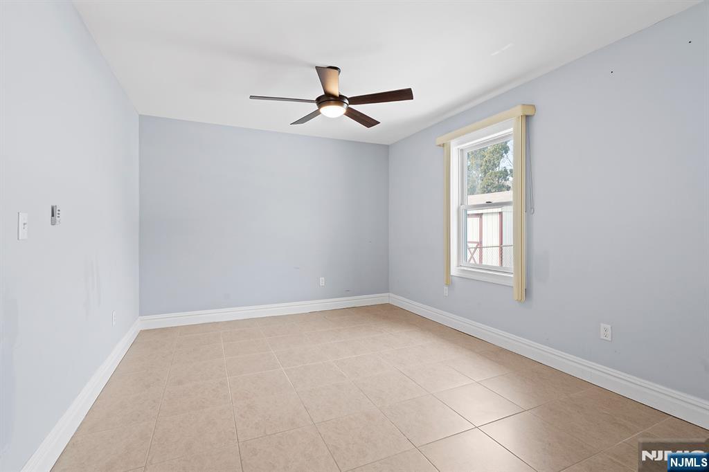 9 15th Avenue, Elmwood Park, NJ, 07407