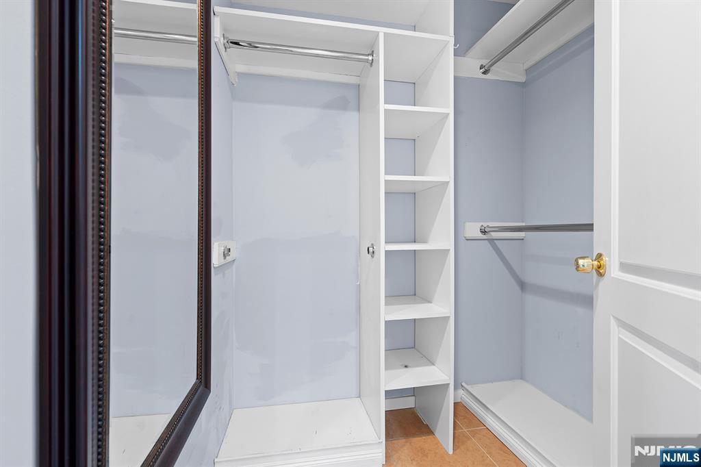 9 15th Avenue, Elmwood Park, NJ, 07407