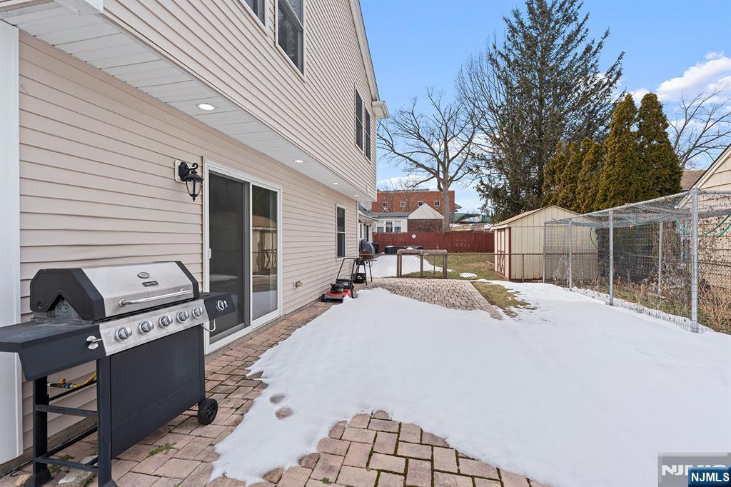 9 15th Avenue, Elmwood Park, NJ, 07407