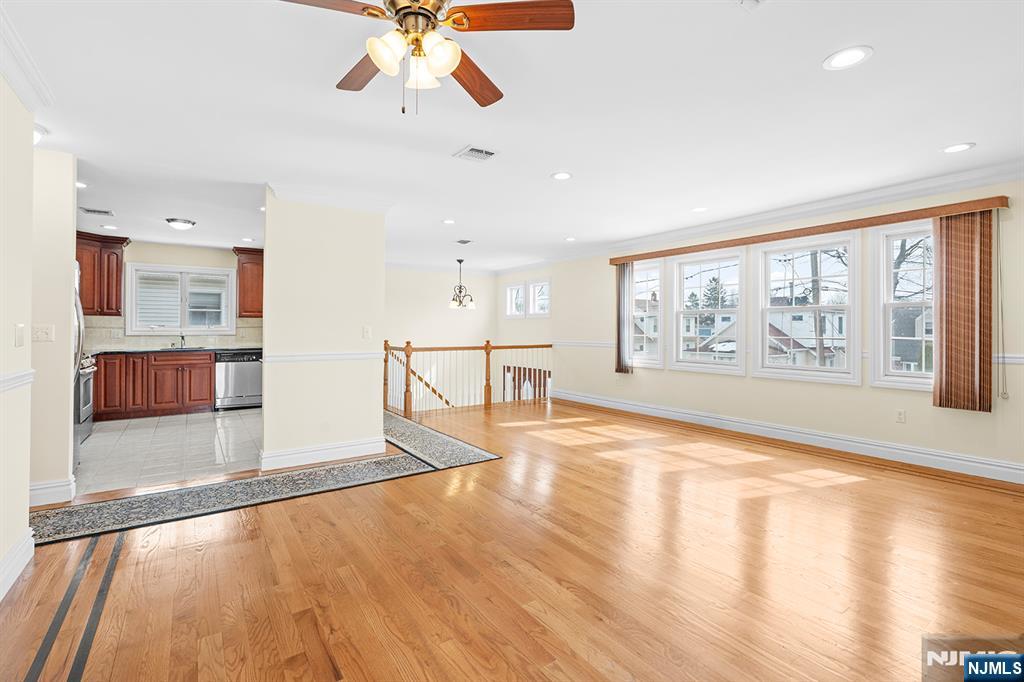 9 15th Avenue, Elmwood Park, NJ, 07407