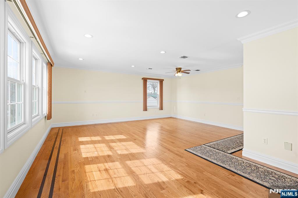 9 15th Avenue, Elmwood Park, NJ, 07407