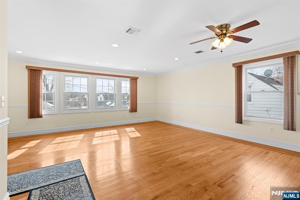 9 15th Avenue, Elmwood Park, NJ, 07407