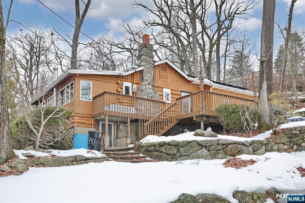 390 Lakeview Avenue - Photo 2