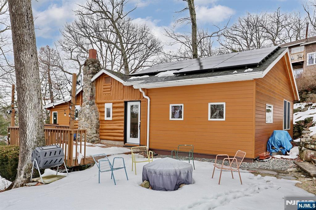 390 Lakeview Avenue - Photo 4