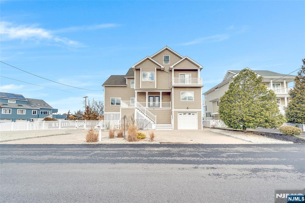 1828 Cable Drive - Photo 1