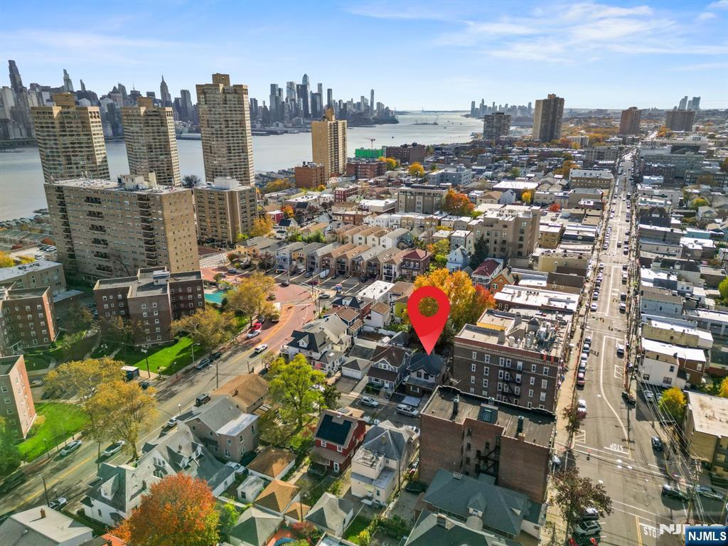 31 72nd Street - Photo 2