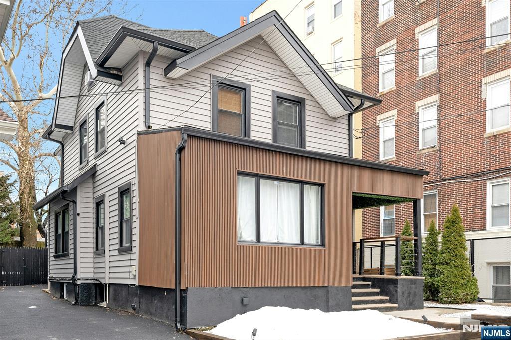 31 72nd Street - Photo 3