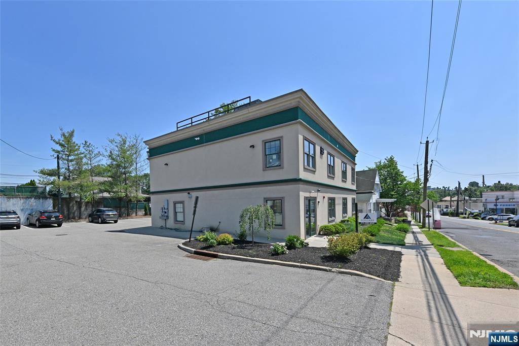 59 Lincoln Avenue — photo 13