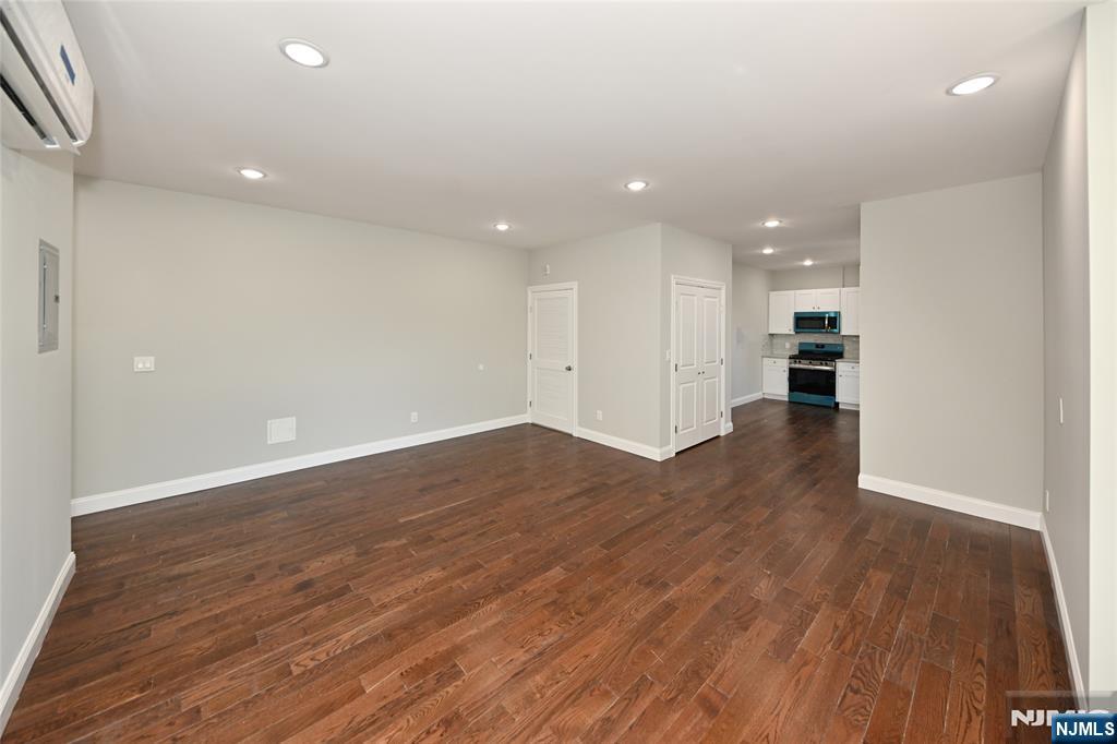 59 Lincoln Avenue — photo 30