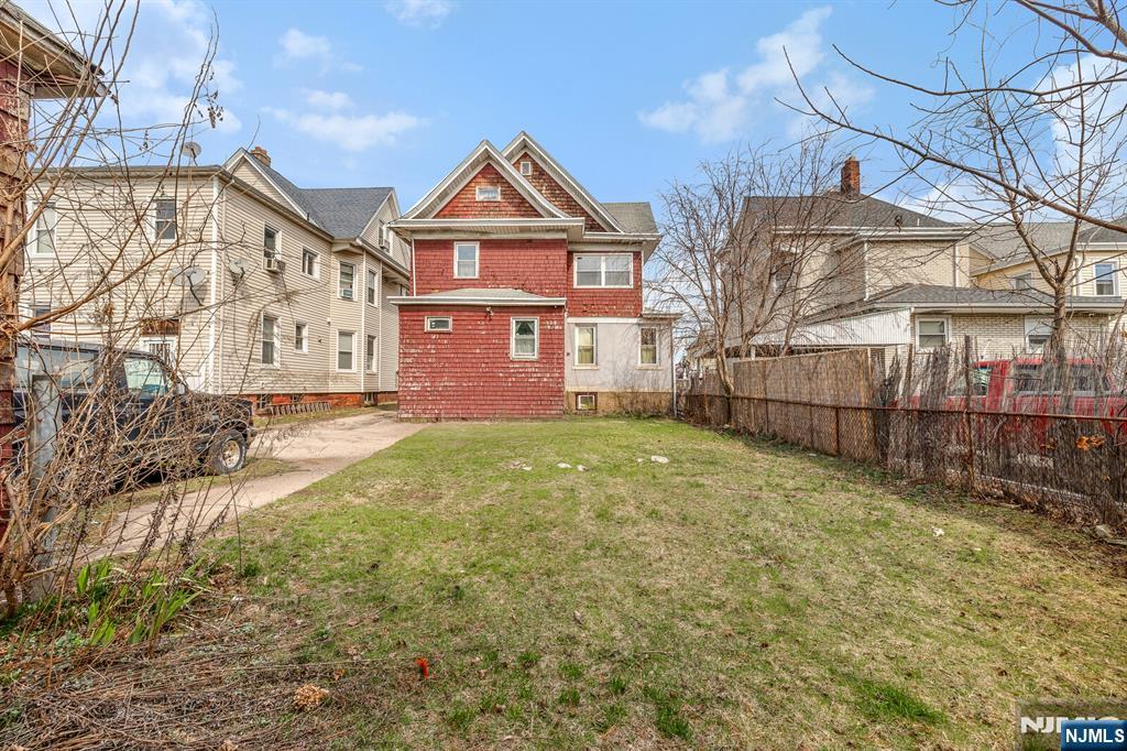 65 Marsellus Place