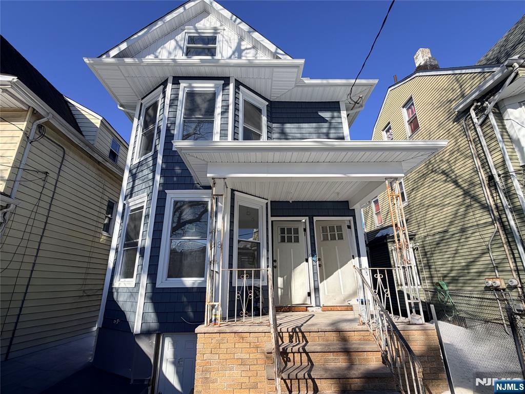 346-348 Woodside Avenue - Photo 1