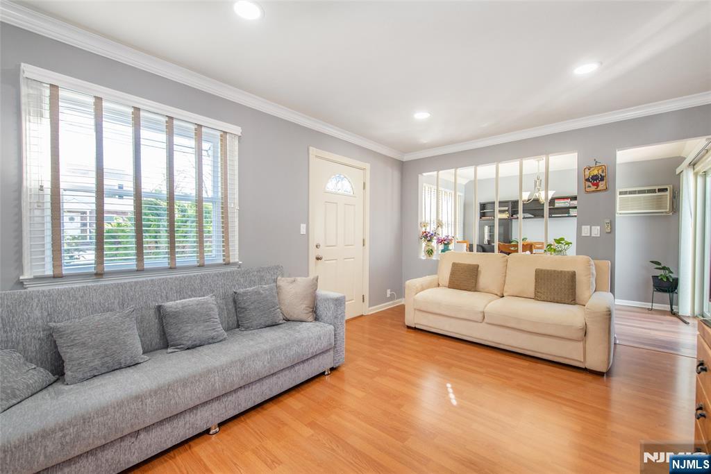 175 Hillside Ave, Bergenfield, NJ 07621