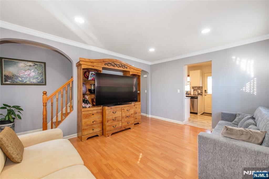 175 Hillside Ave, Bergenfield, NJ 07621
