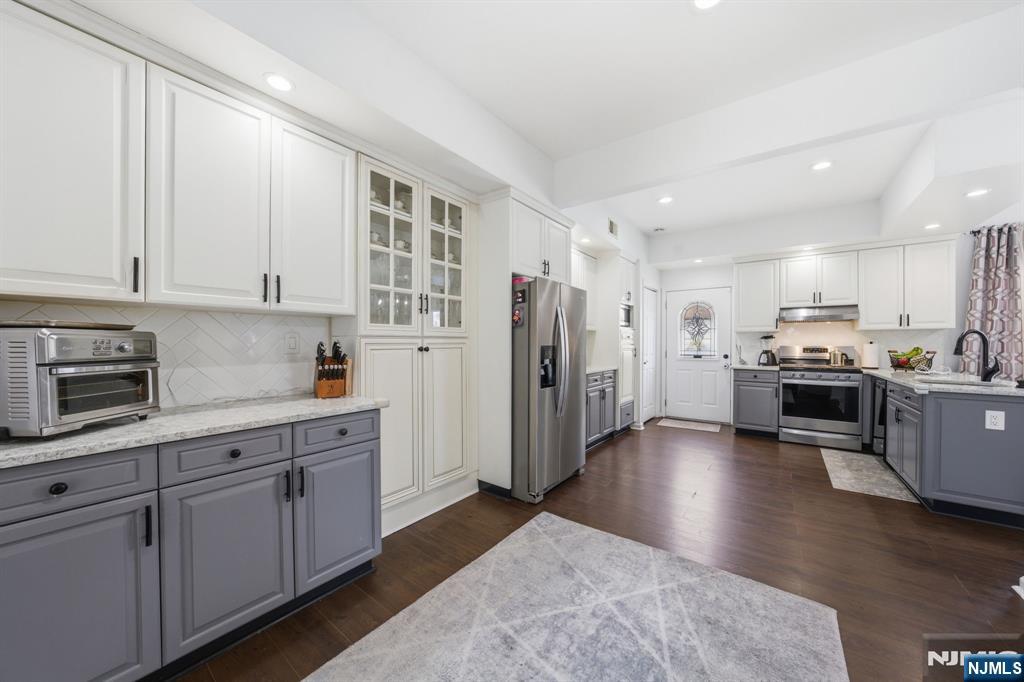 270 Baldwin Avenue — photo 14