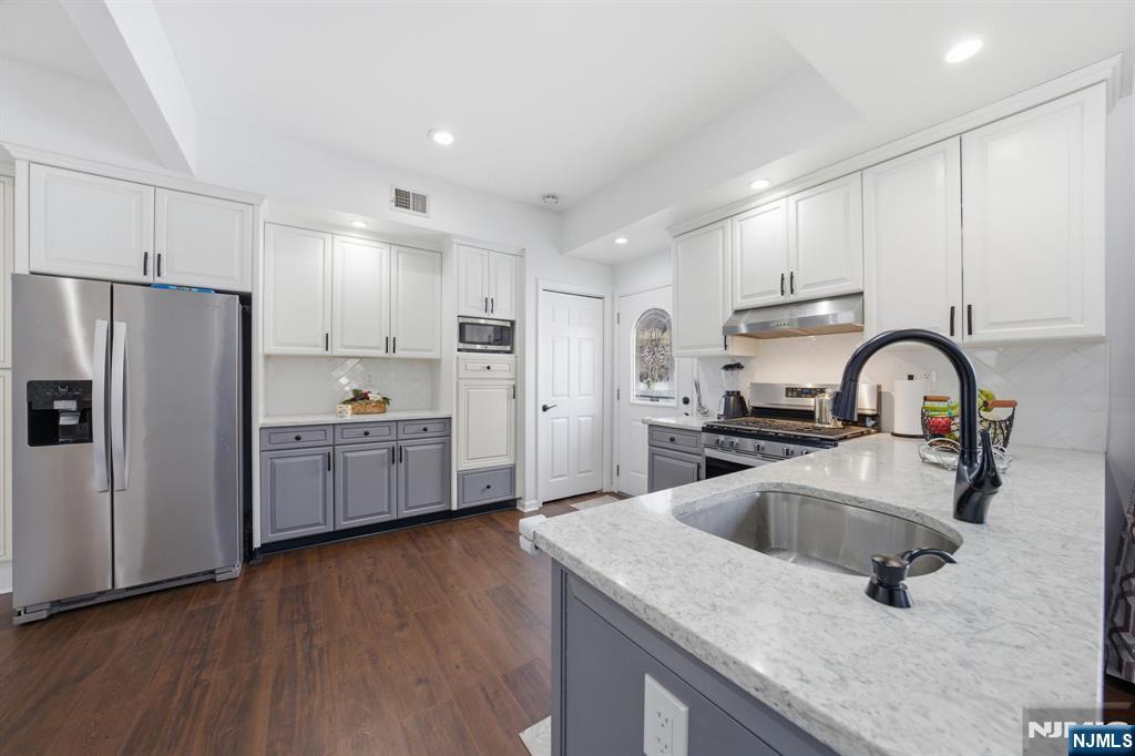 270 Baldwin Avenue — photo 8