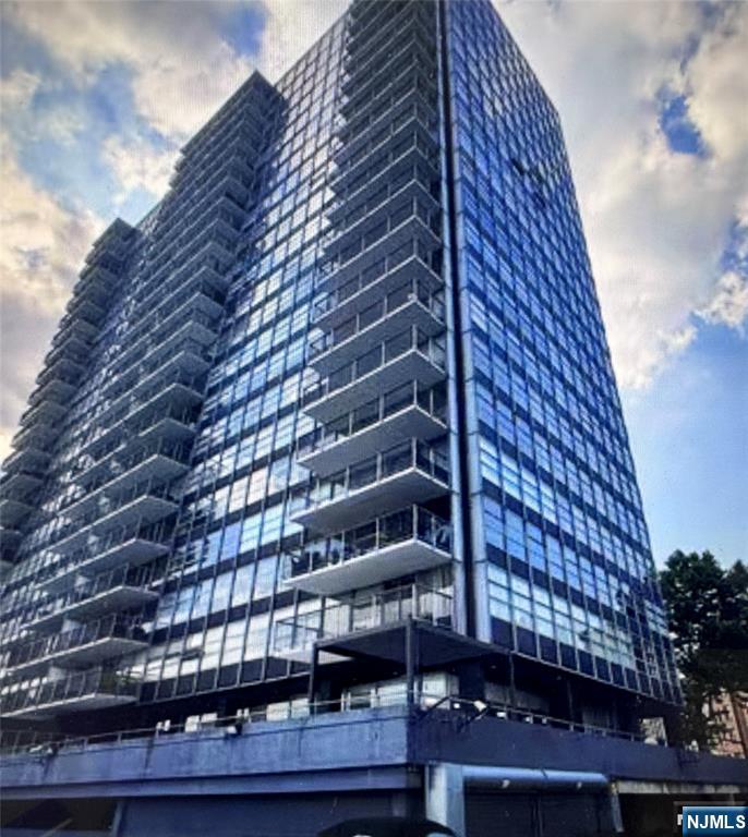 2001 Hudson UNIT 404, Fort Lee, NJ, 07024