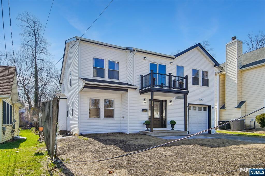 207 Lake Shore Drive - Photo 3