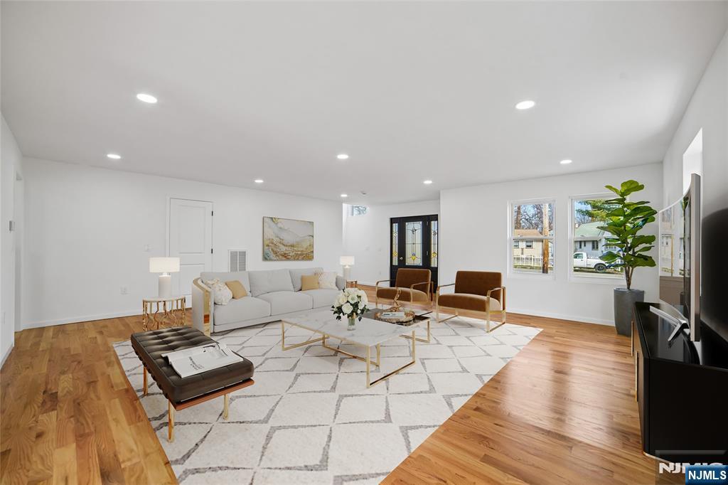 207 Lake Shore Drive - Photo 5