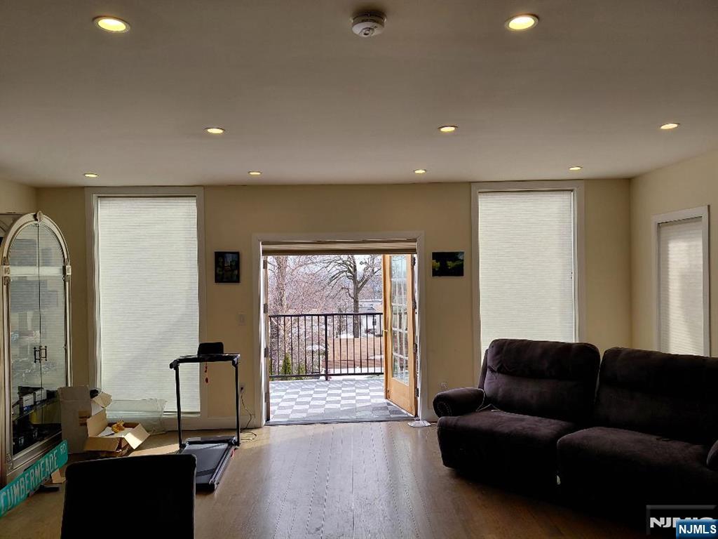 422 Anderson Avenue — photo 20