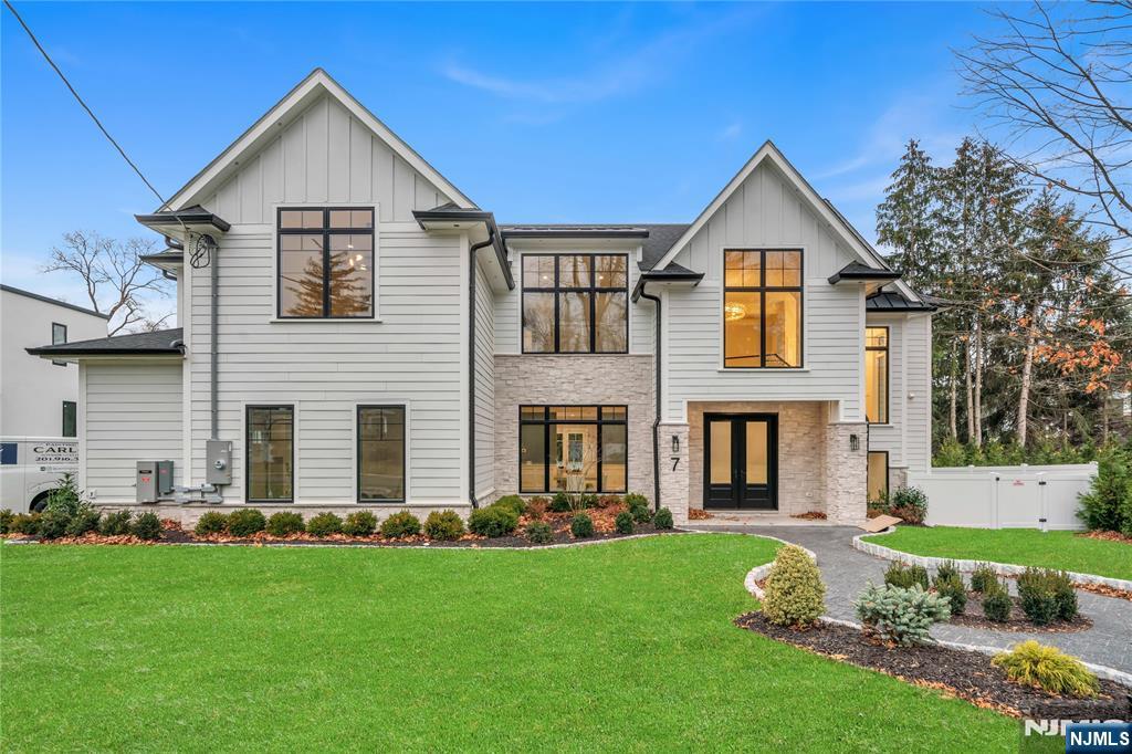 41 Sunset Road, Demarest, NJ, 07627