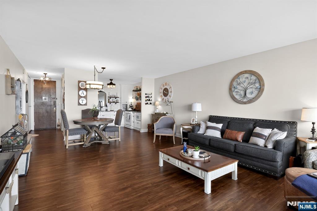 6 Horizon Road 1704 - Photo 3
