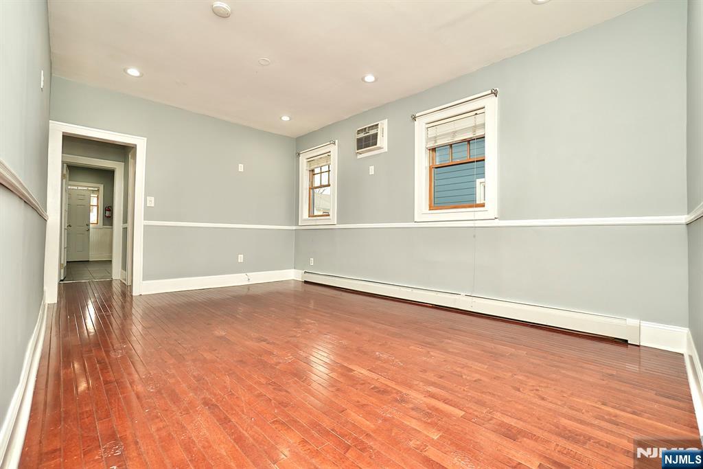 81 Berkeley Avenue - Photo 3