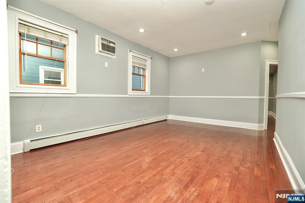 81 Berkeley Avenue - Photo 4