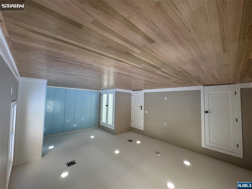 Stunning Primary Suite w/custombuild closets