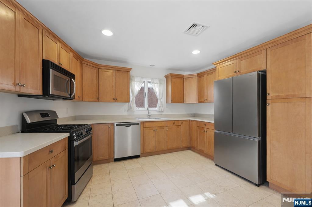 61 Columbia Avenue #C0061 — photo 7