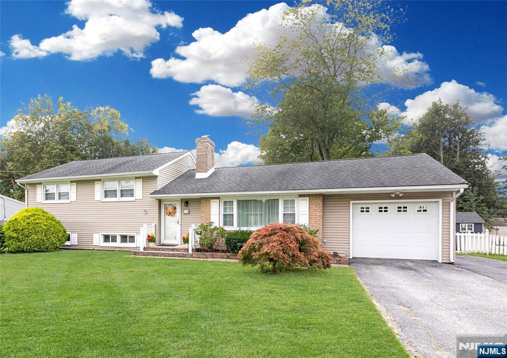 100 Eyland Avenue - Photo 1