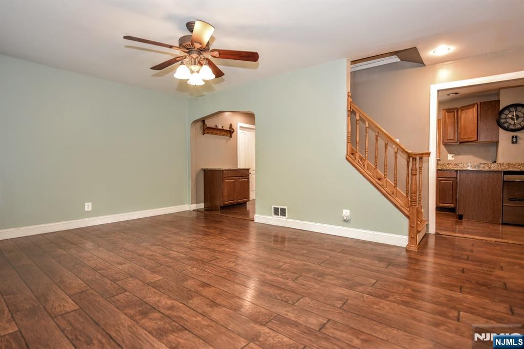 25-30 Morlot Ave, Fair Lawn, NJ 07410