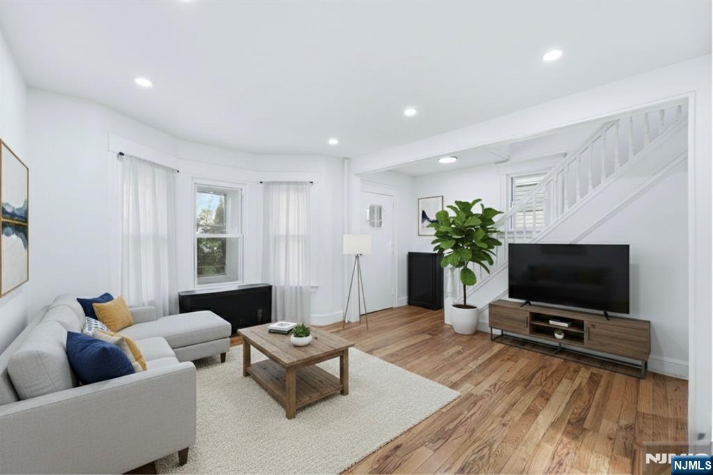 48 Liberty Street - Photo 2