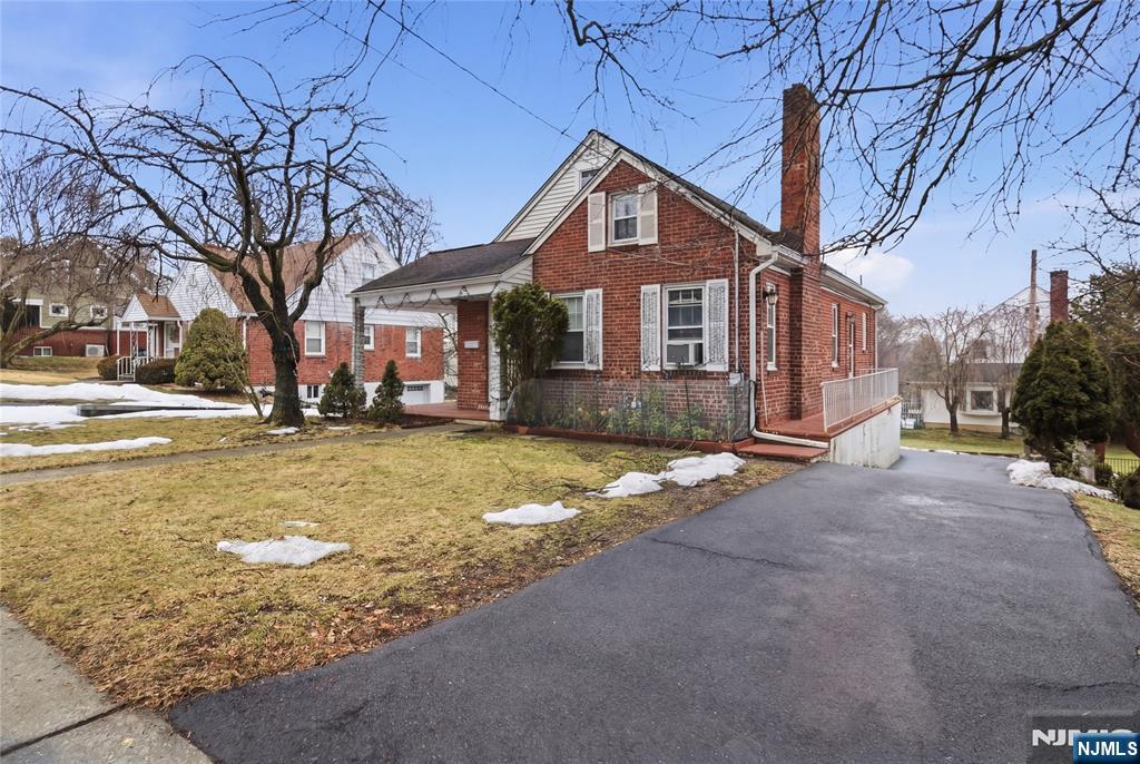 1020 Belmont Avenue - Photo 2