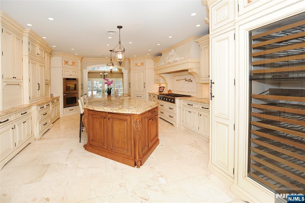 273 Joshua, Wyckoff, NJ 07481 Listing Photo  11