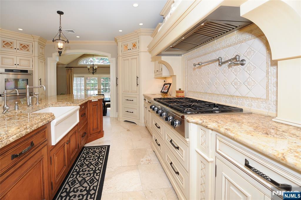 273 Joshua, Wyckoff, NJ 07481 Listing Photo  13