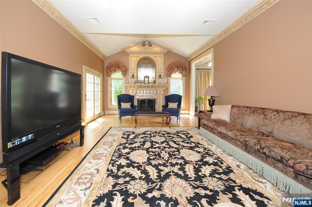273 Joshua, Wyckoff, NJ 07481 Listing Photo  9