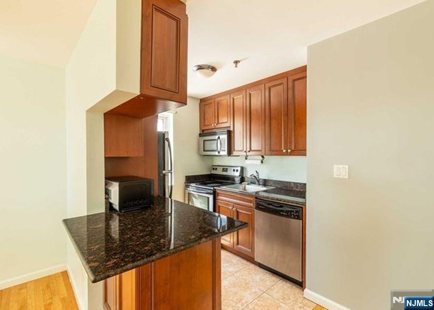 10 Palisade Avenue 2C - Photo 5