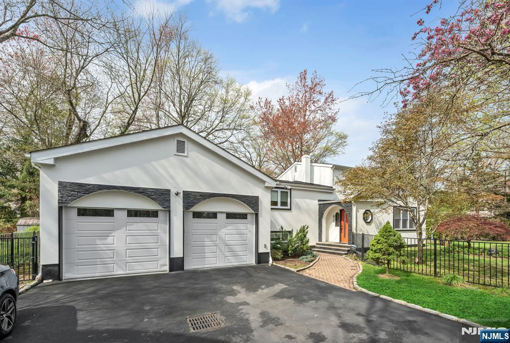 80 Harrington Avenue - Photo 2