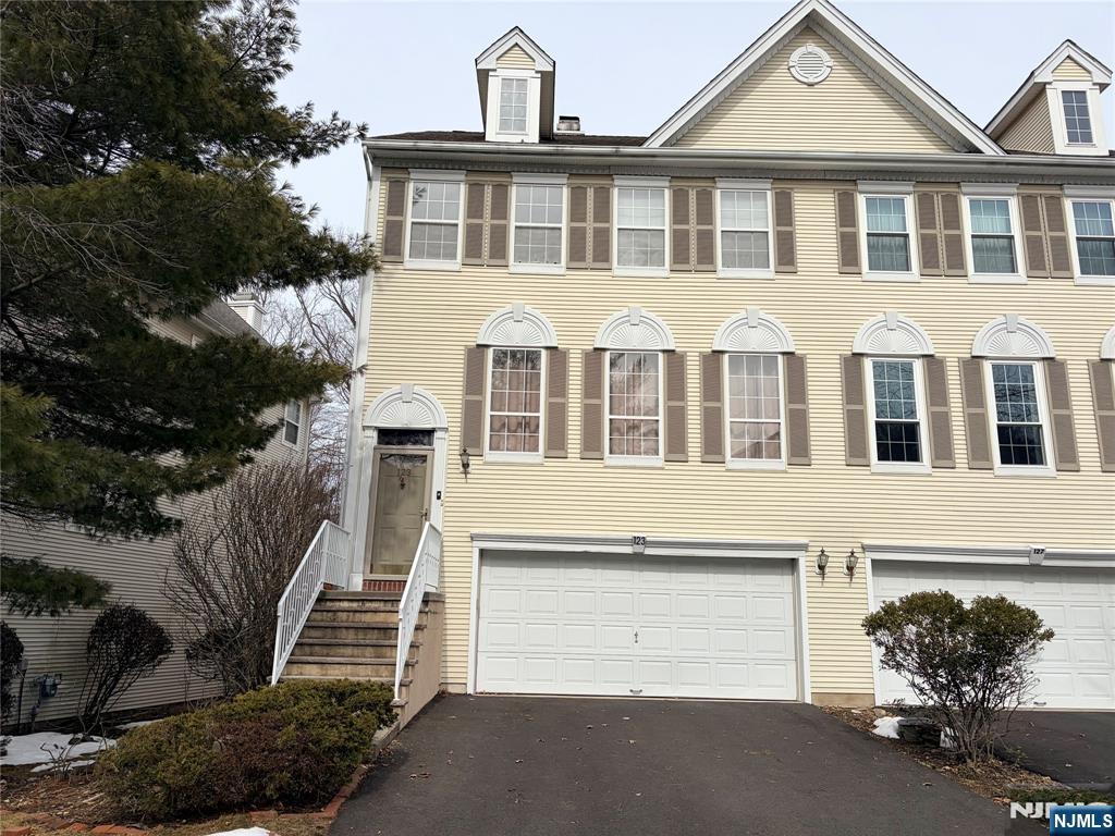 8 Mountainside Drive, Wayne, NJ, 07470
