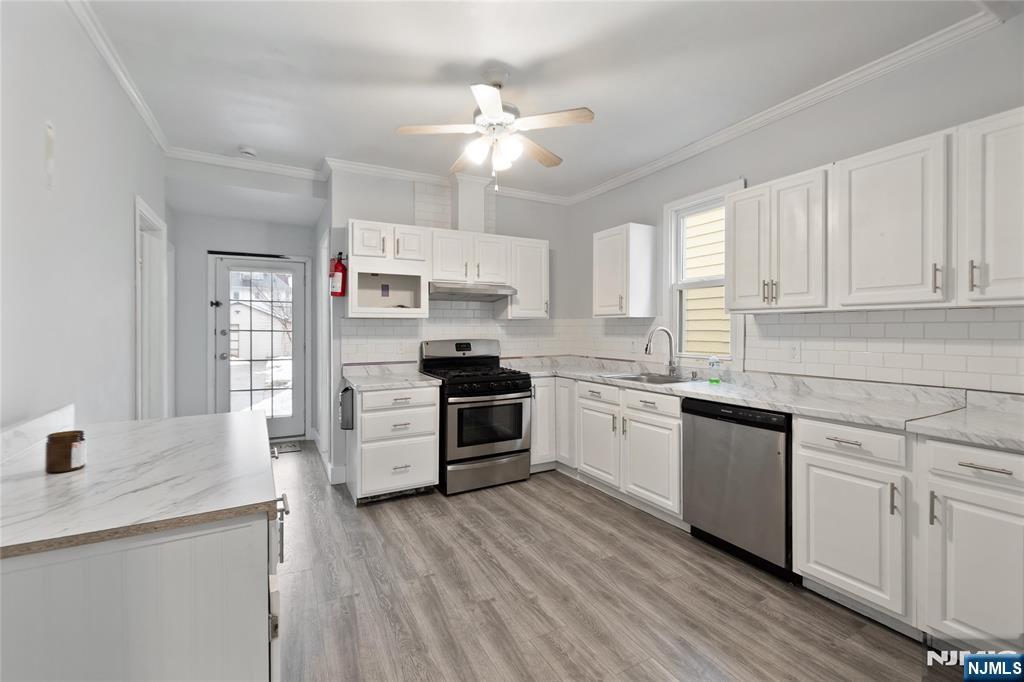 580 Monroe Avenue 1 - Photo 3