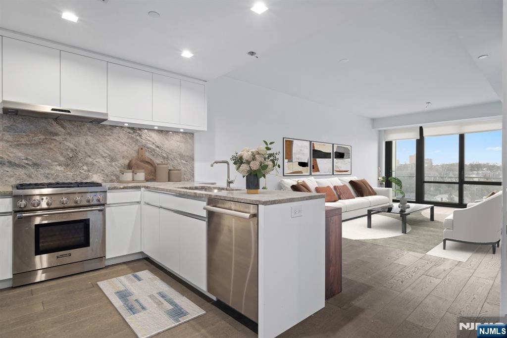 320 Adolphus Avenue 812 - Photo 3