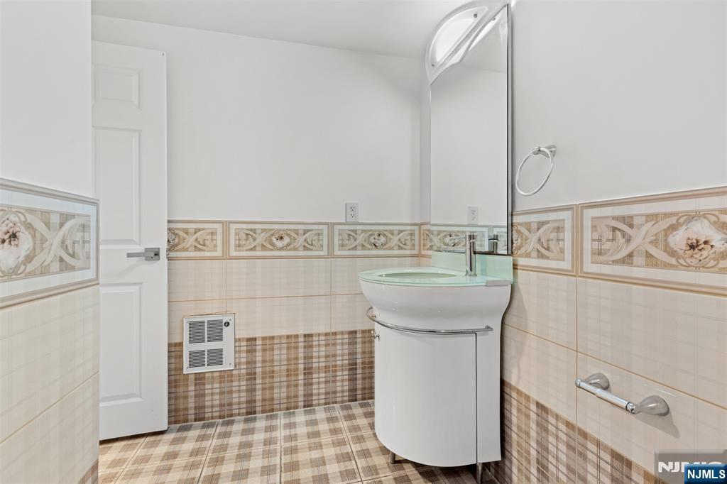 800 Palisade Avenue #1709