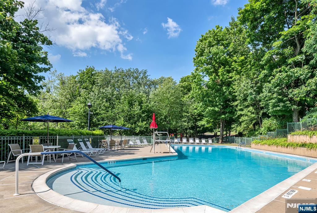 1317 Paddington Road, Mahwah, NJ 07430 Listing Photo  24