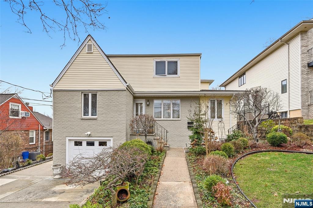 108 Bellevue Avenue, Elmwood Park, NJ, 07407