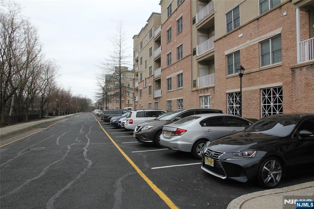 2403 Windsor Park Court 403 - Photo 3