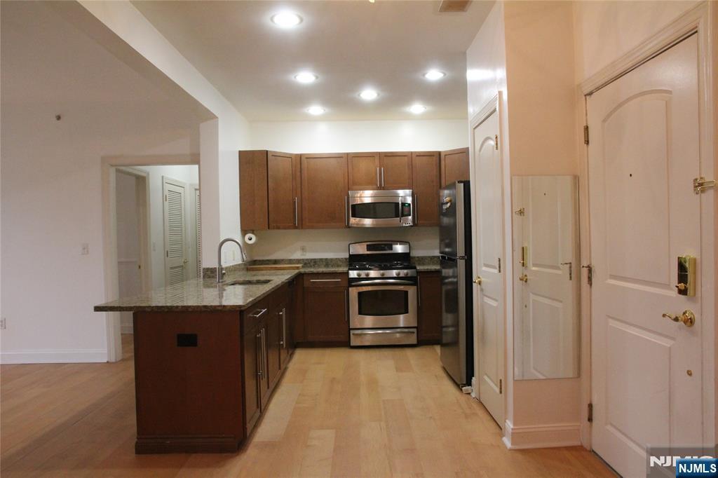 2403 Windsor Park Court 403 - Photo 5