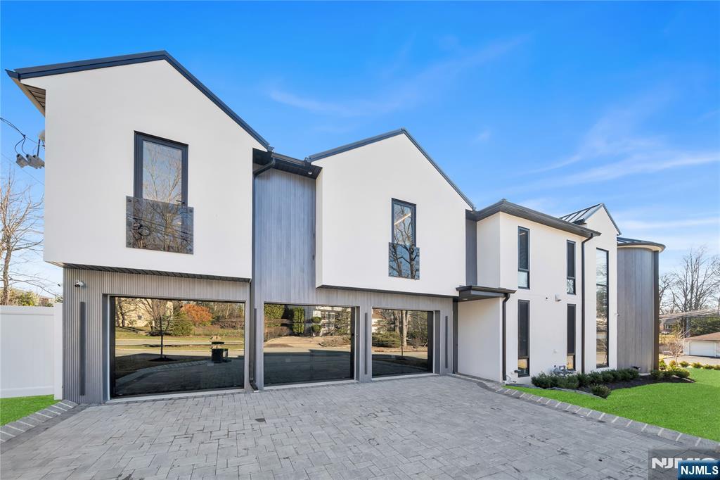 11 Roberts Road - Photo 3